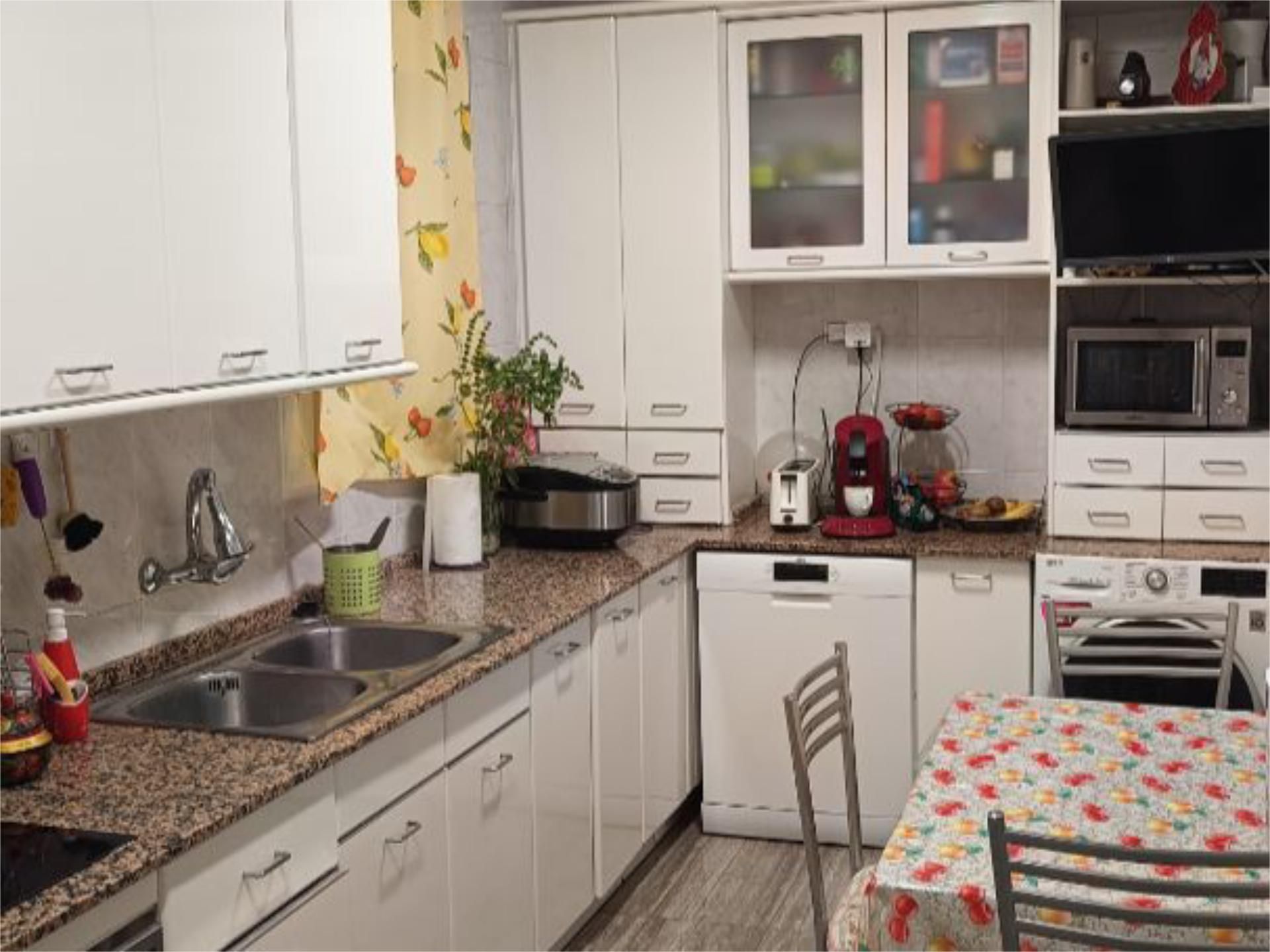 Kitchen of Flat for sale in  Lleida Capital  with Air Conditioner, Terrace and Balcony
