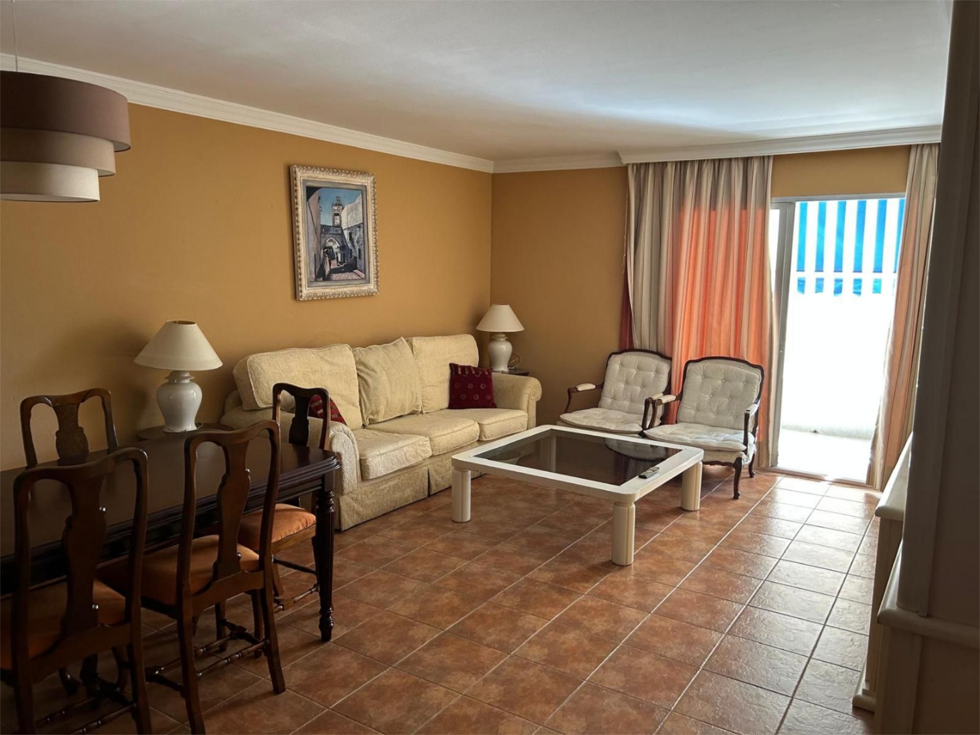 Sala de estar de Piso en venta en Marbella con Aire acondicionado y Parking comunitario