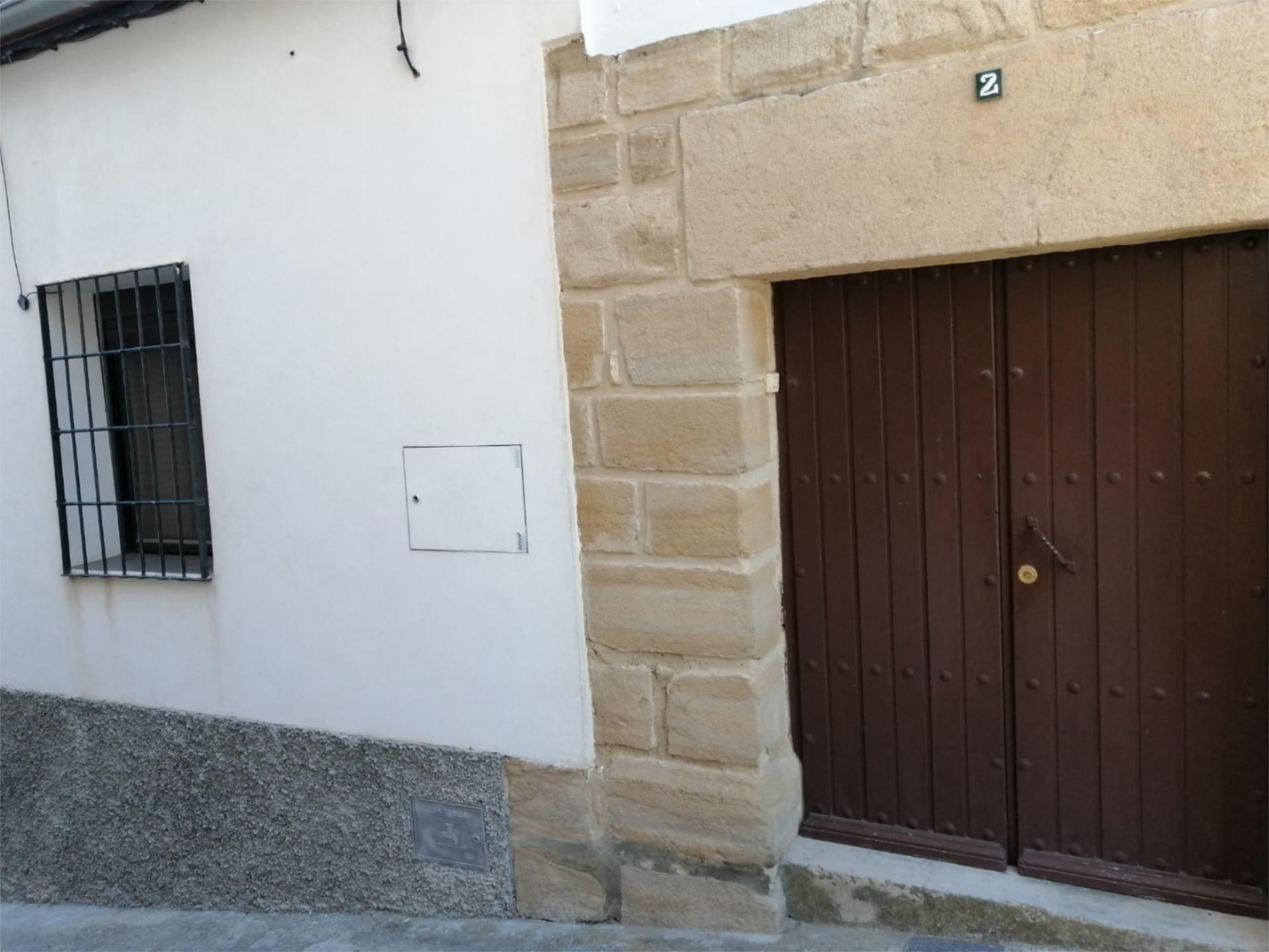 Planta baja for sale in Sabiote  with Air Conditioner and Storage room