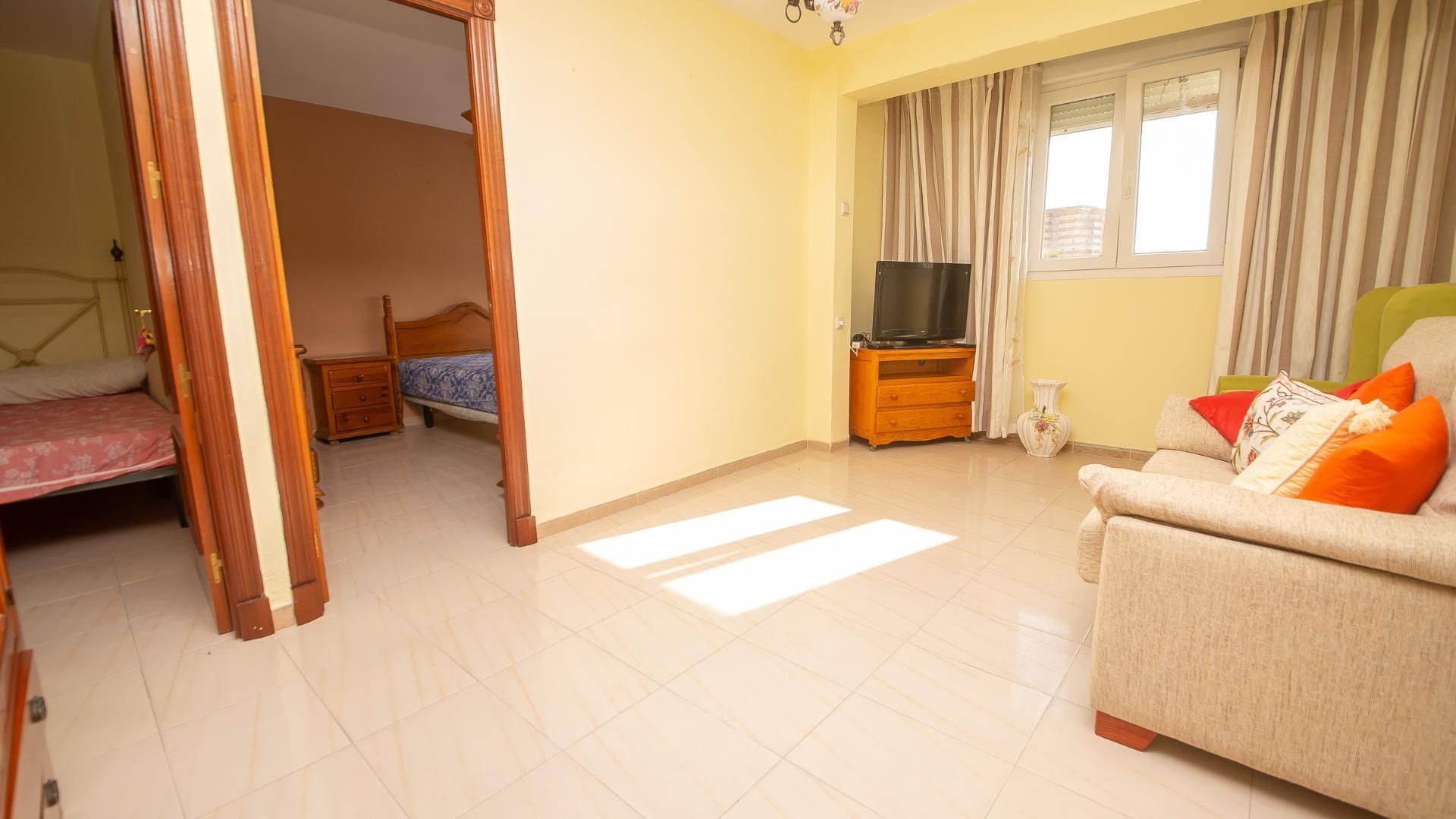 Bedroom of Flat for sale in La Línea de la Concepción  with Furnished