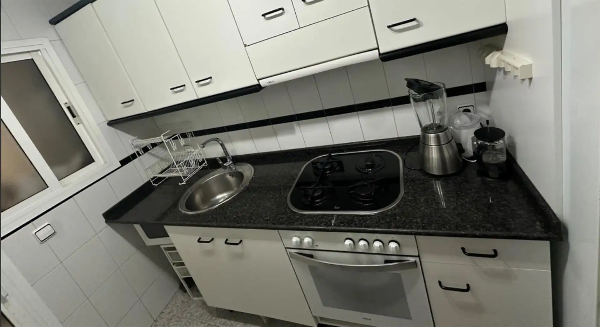 Trastero de alquiler en Carrer de Massens, 16, Vila de Gràcia Cocina de Trastero de alquiler en Barcelona