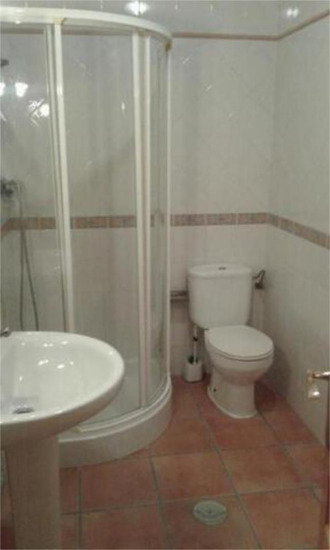 Bathroom of Apartment to rent in Baeza