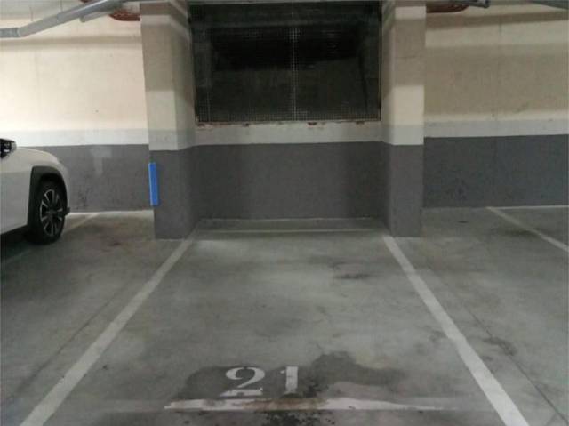 Garaje en Alquiler en Calle Isaac Albéniz, 22 en Golf - El Carralero