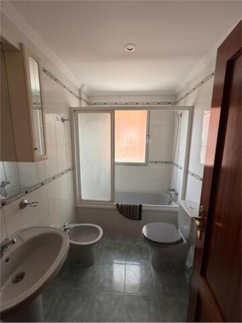 Flat to share in Santa Isabel Bathroom of Flat to share in  Jaén Capital  with Heating and Furnished