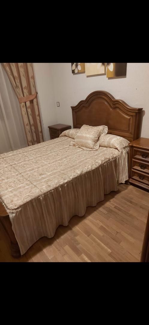 Bedroom of Flat to share in Cangas del Narcea  with Heating, Parquet flooring and Terrace