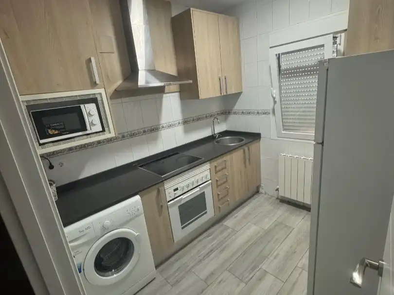 Flat for sale in Avenida de la Reconquista, 18, La Reconquista Kitchen of Flat for sale in Toledo with Air Conditioner, Heating and Private garden
