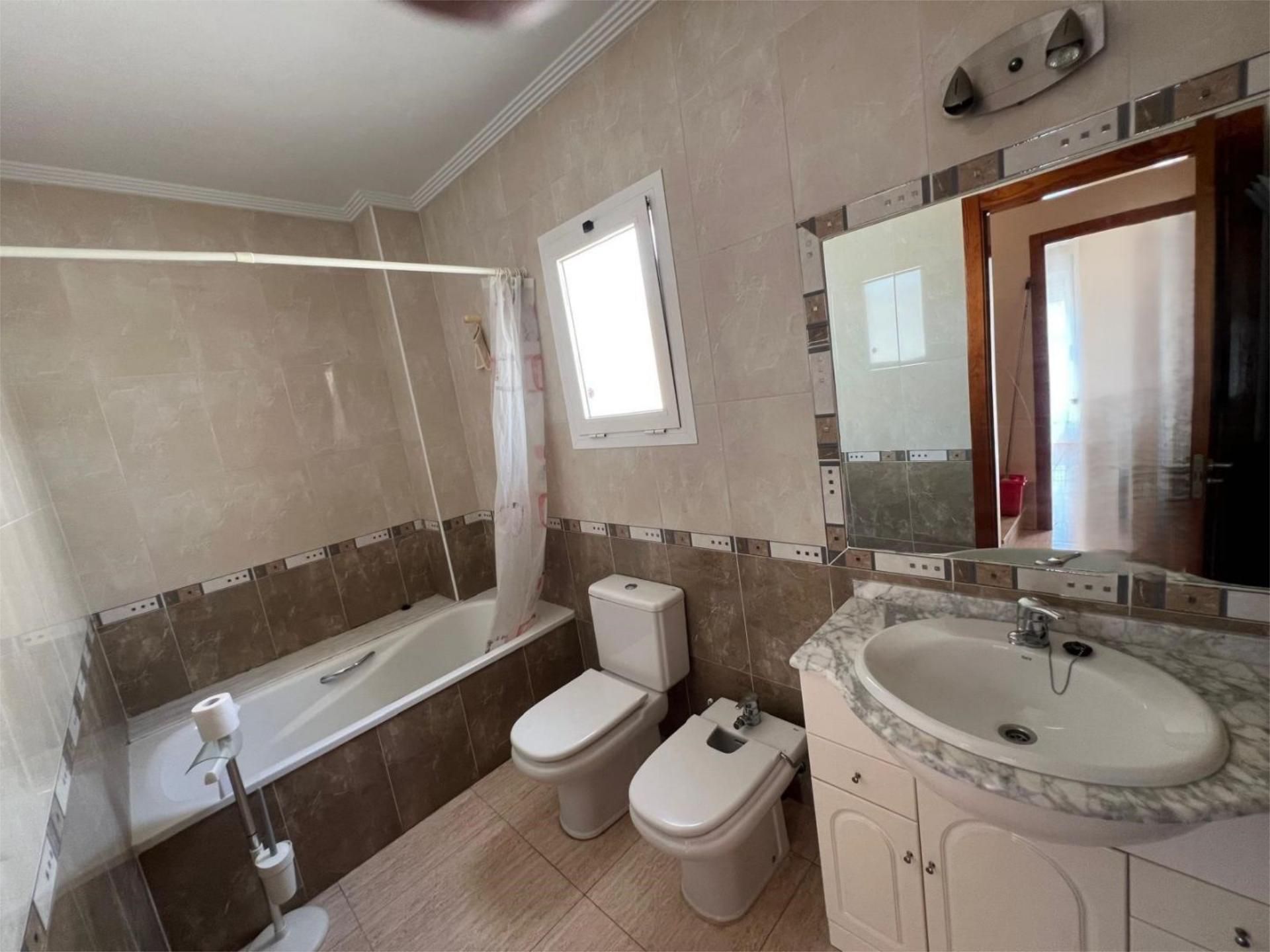 Bathroom of House or chalet for sale in Pilar de la Horadada  with Air Conditioner, Terrace and Swimming Pool