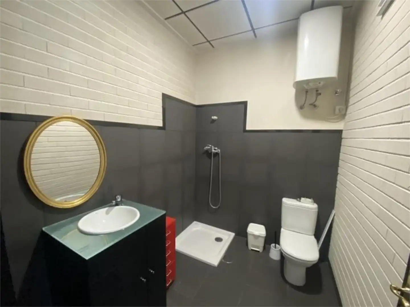 Badezimmer von Büro zur Miete in Beneixama