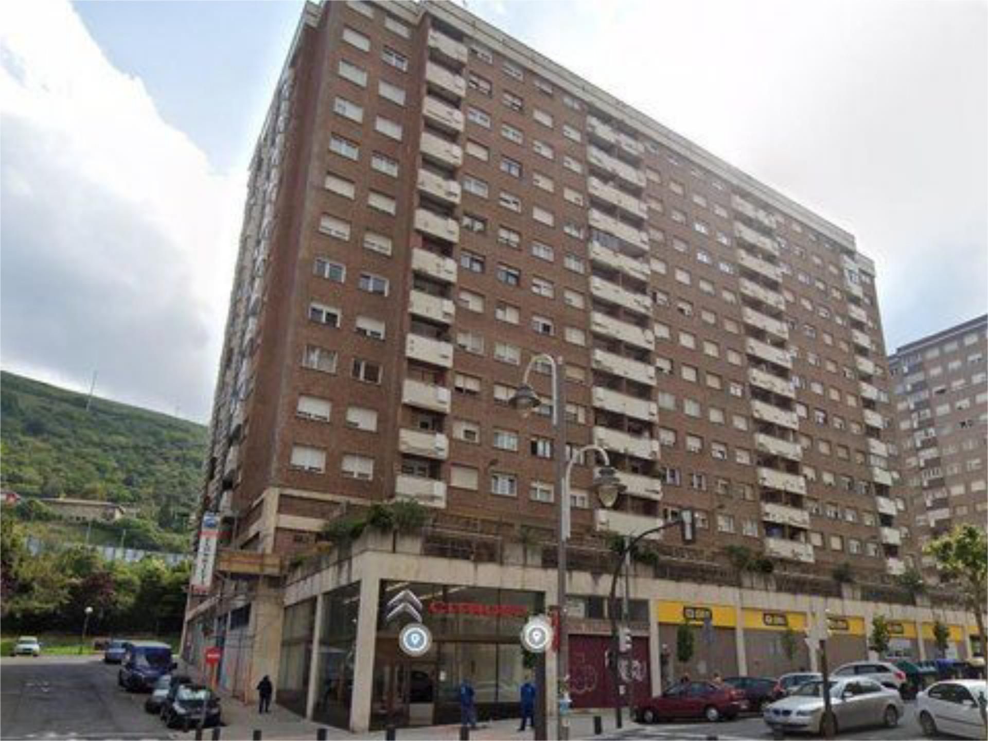 Vista exterior de Piso de alquiler en Bilbao  con Calefacción, Amueblado y Balcón