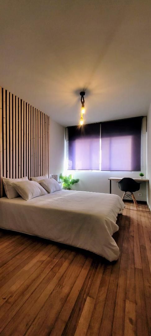 Bedroom of Flat to share in Ribeira  with Heating, Parquet flooring and Storage room