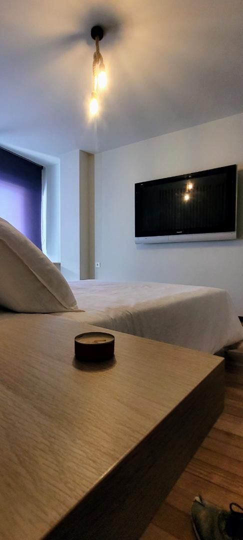 Bedroom of Flat to share in Ribeira  with Heating, Parquet flooring and Storage room