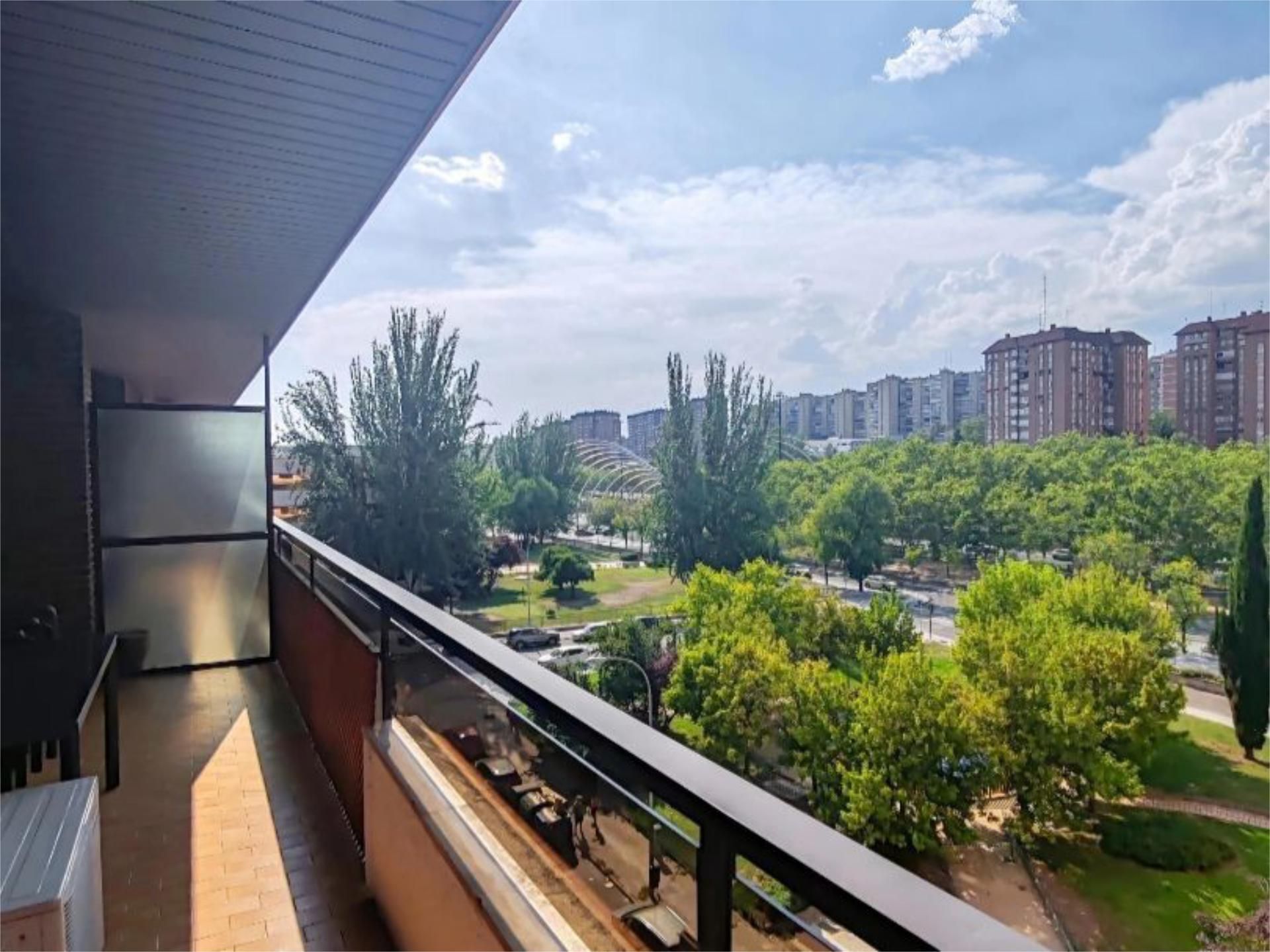 Vista exterior de Pis en venda en  Madrid Capital amb Aire condicionat, Calefacció i Jardí privat