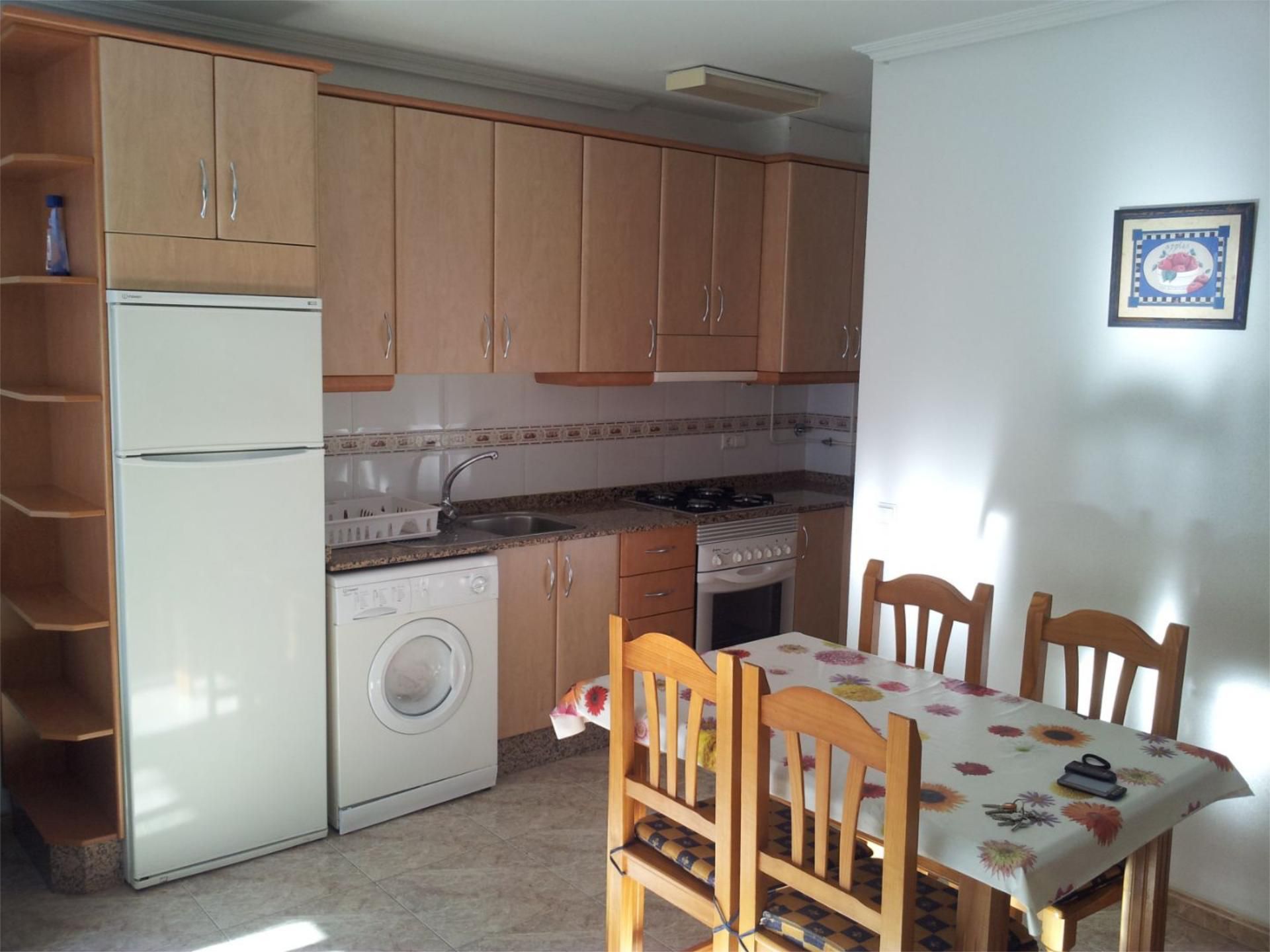 Cuina de Apartament de lloguer en Huércal-Overa amb Aire condicionat, Calefacció i Moblat