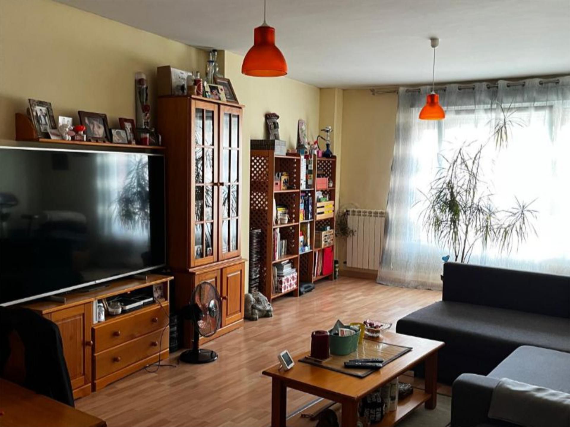 Living room of Flat for sale in Guardo  with Heating, Parquet flooring and Furnished