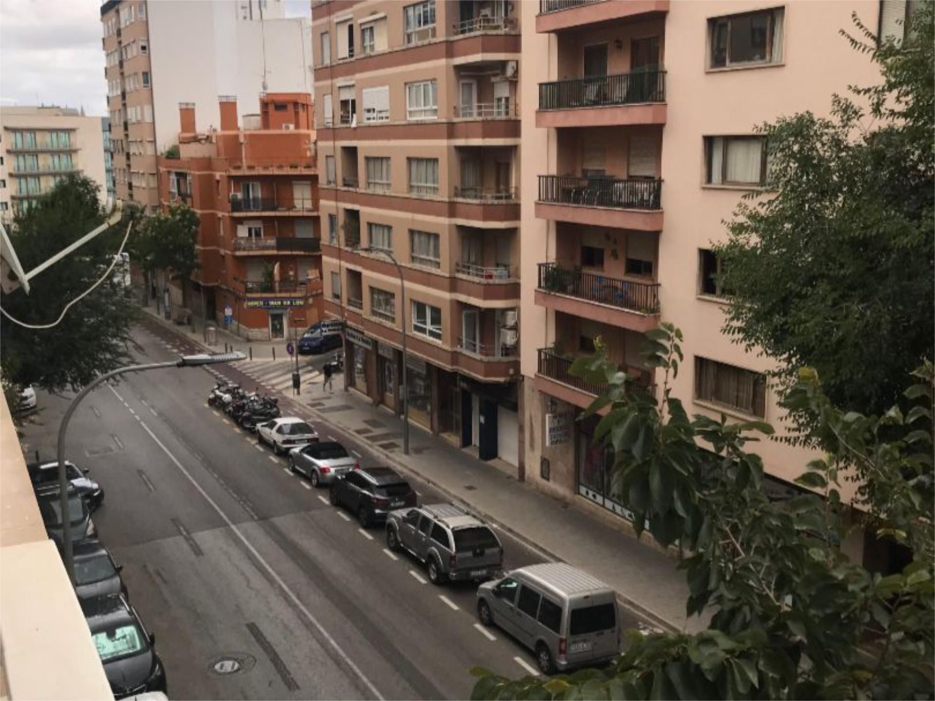 Vista exterior de Pis de lloguer en  Palma de Mallorca amb Aire condicionat i Balcó