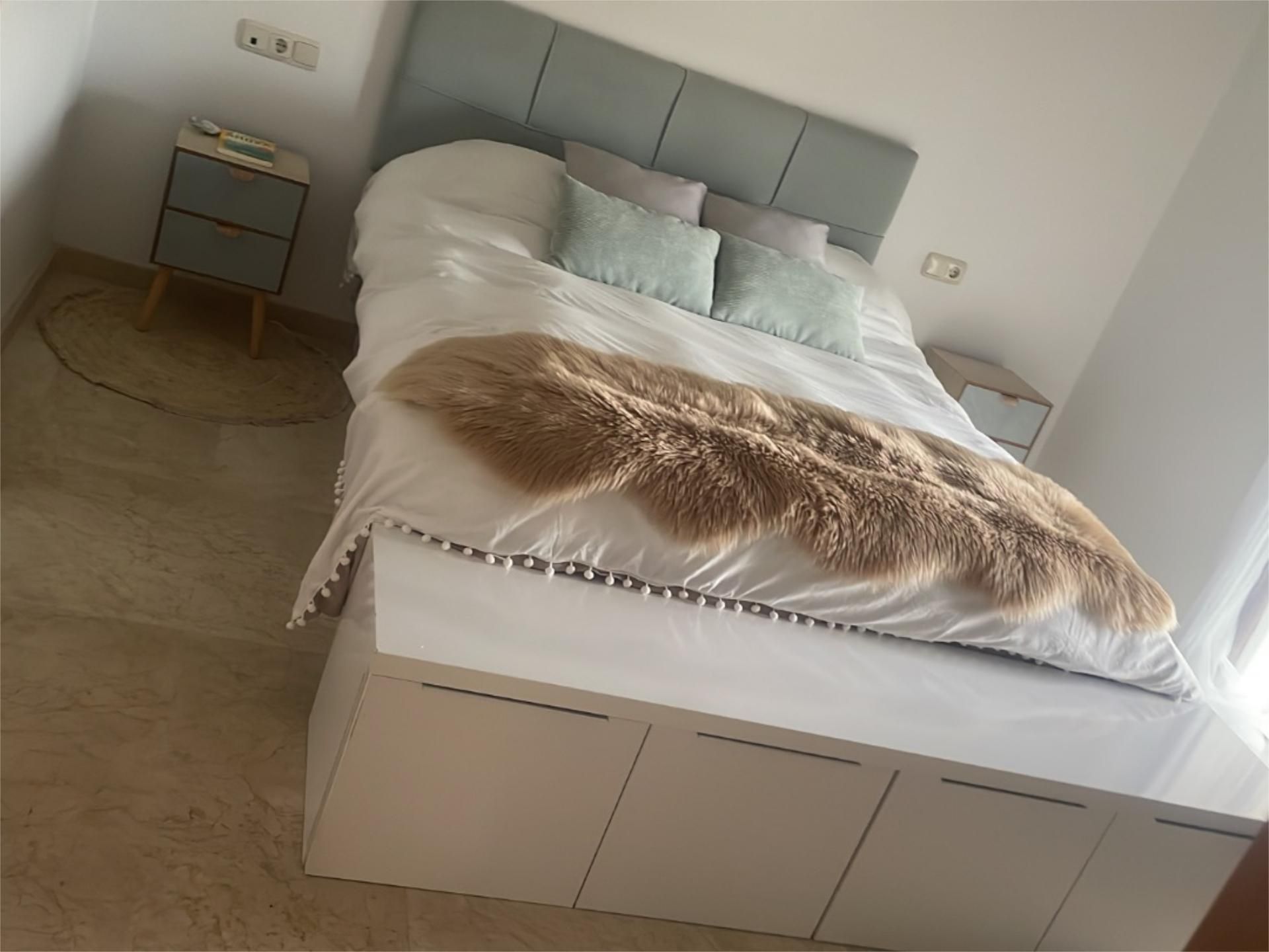 Dormitori de Casa adosada de lloguer en Casares amb Aire condicionat, Jardí privat i Terrassa