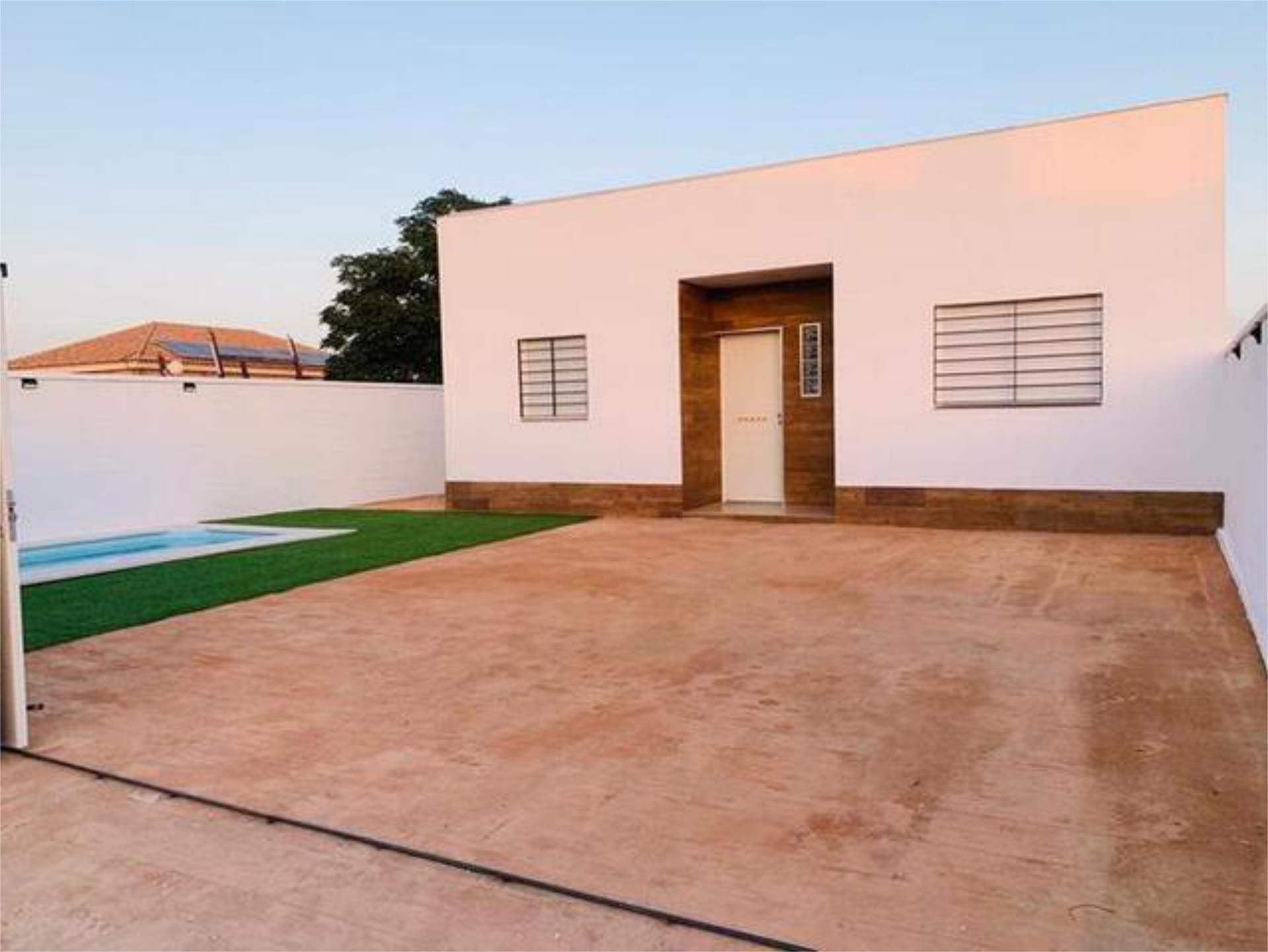 Exterior view of Single-family semi-detached to rent in Dos Hermanas  with Heating, Private garden and Terrace