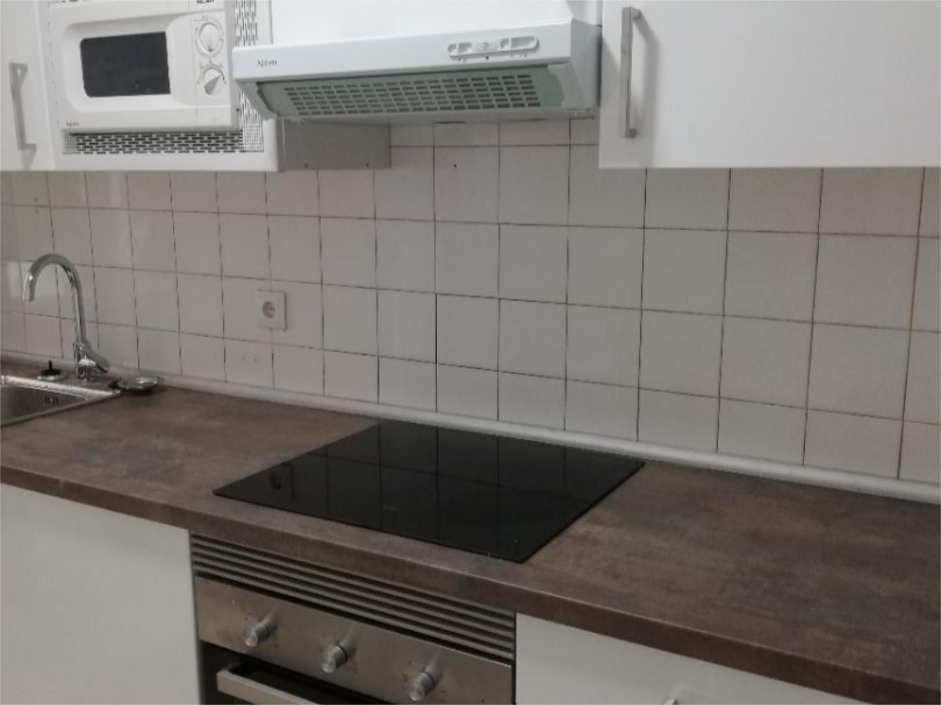 Cuina de Apartament de lloguer en Valladolid Capital amb Calefacció i Moblat