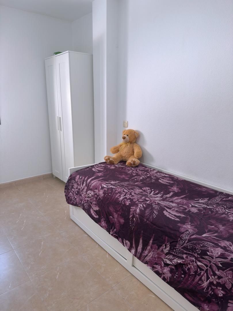 Bedroom of Flat to share in Pinto  with Furnished