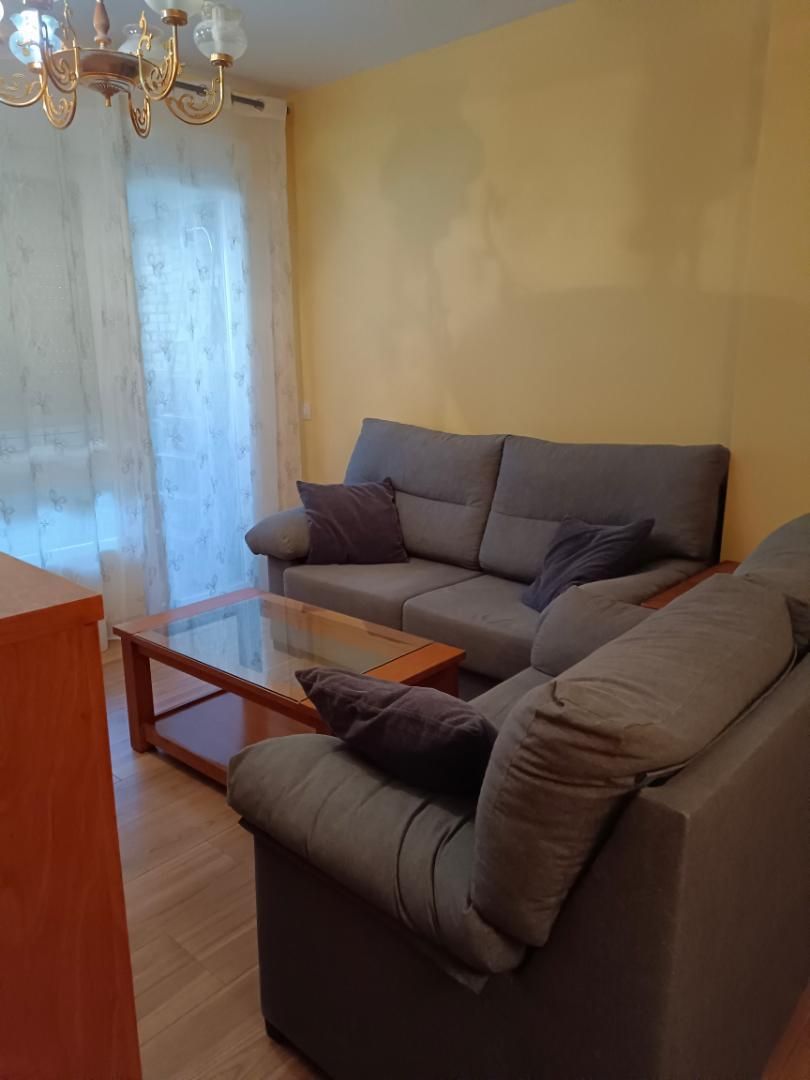 Sala d'estar de Pis per a compartir en Illescas amb Calefacció, Moblat i Forn