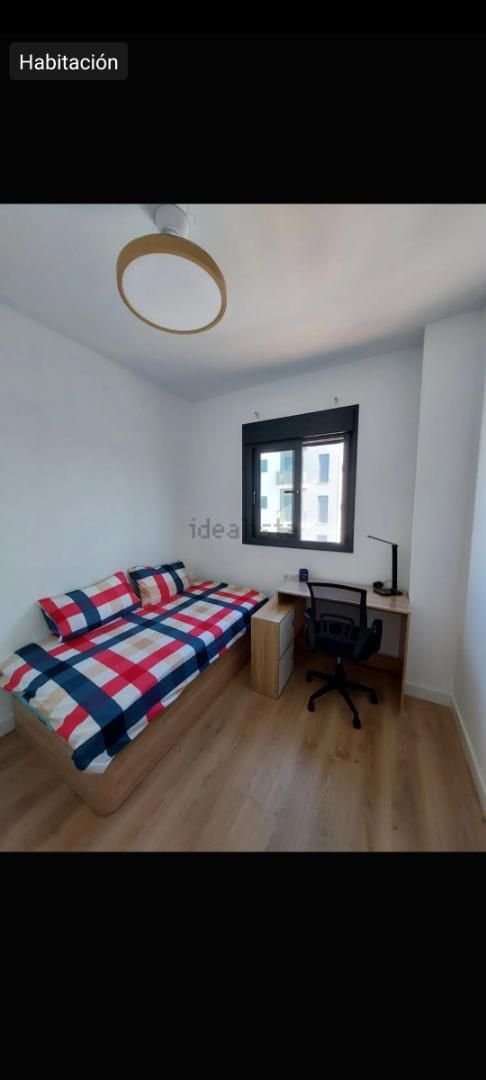 Habitación de Piso para compartir en Camas con Aire acondicionado, Calefacción y Amueblado