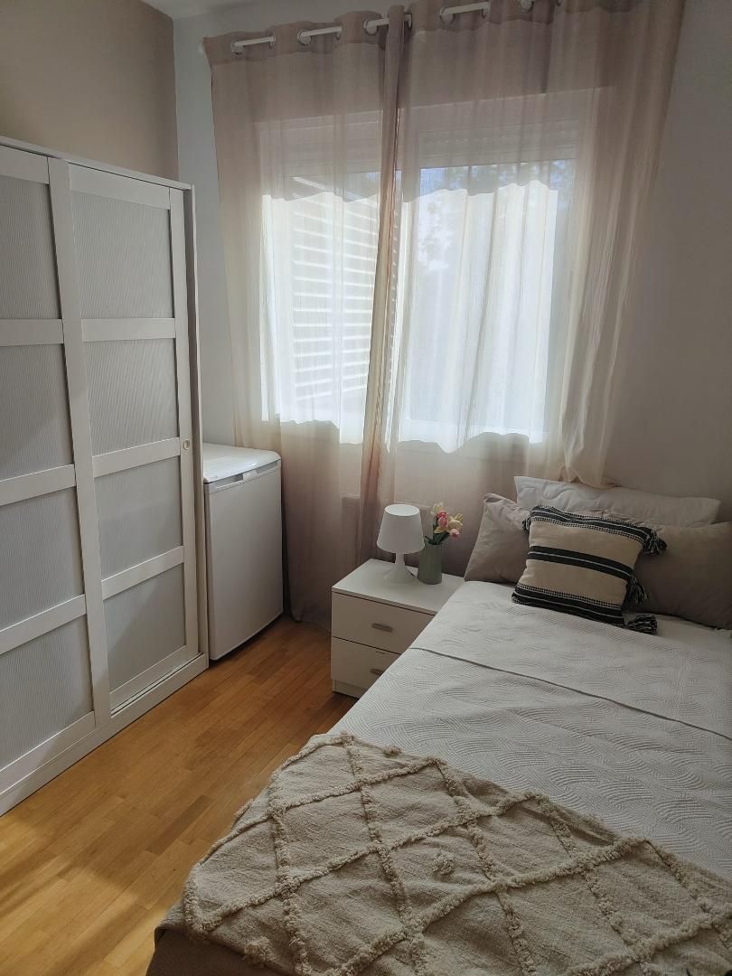 Bedroom of Apartment to share in Pozuelo de Alarcón  with Air Conditioner, Heating and Parquet flooring