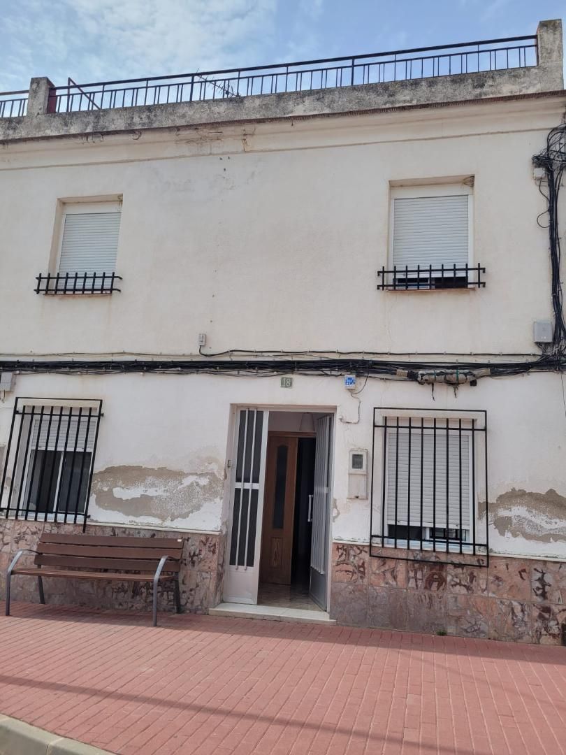 Vista exterior de Casa adosada en venda en Bullas amb Aire condicionat, Terrassa i Moblat