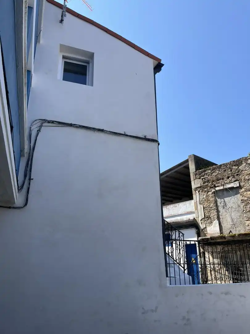 Casa adosada en venda a Rúa Real, 43, Mugardos Vista exterior de Casa adosada en venda en Mugardos amb Terrassa, Moblat i Forn
