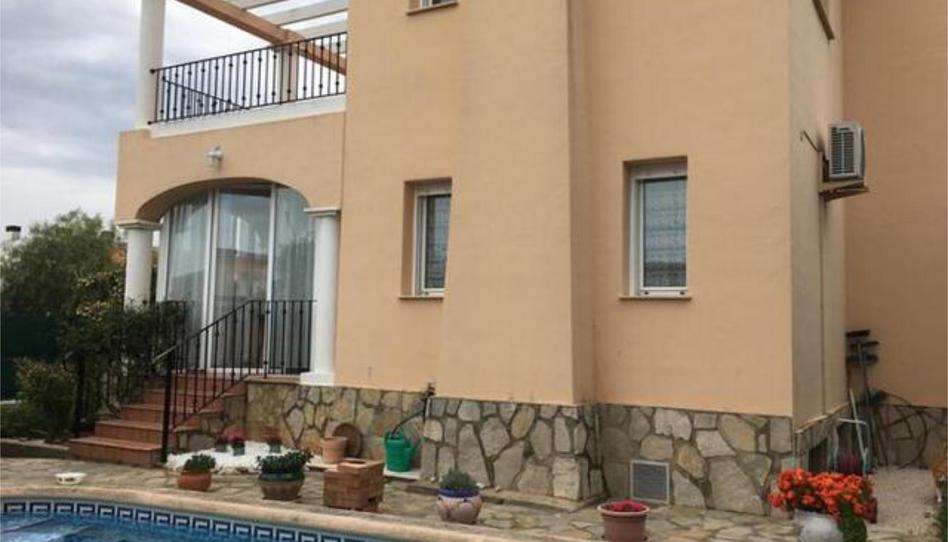 Foto 1 de Casa adosada en venta en Beniarbeig, Alicante