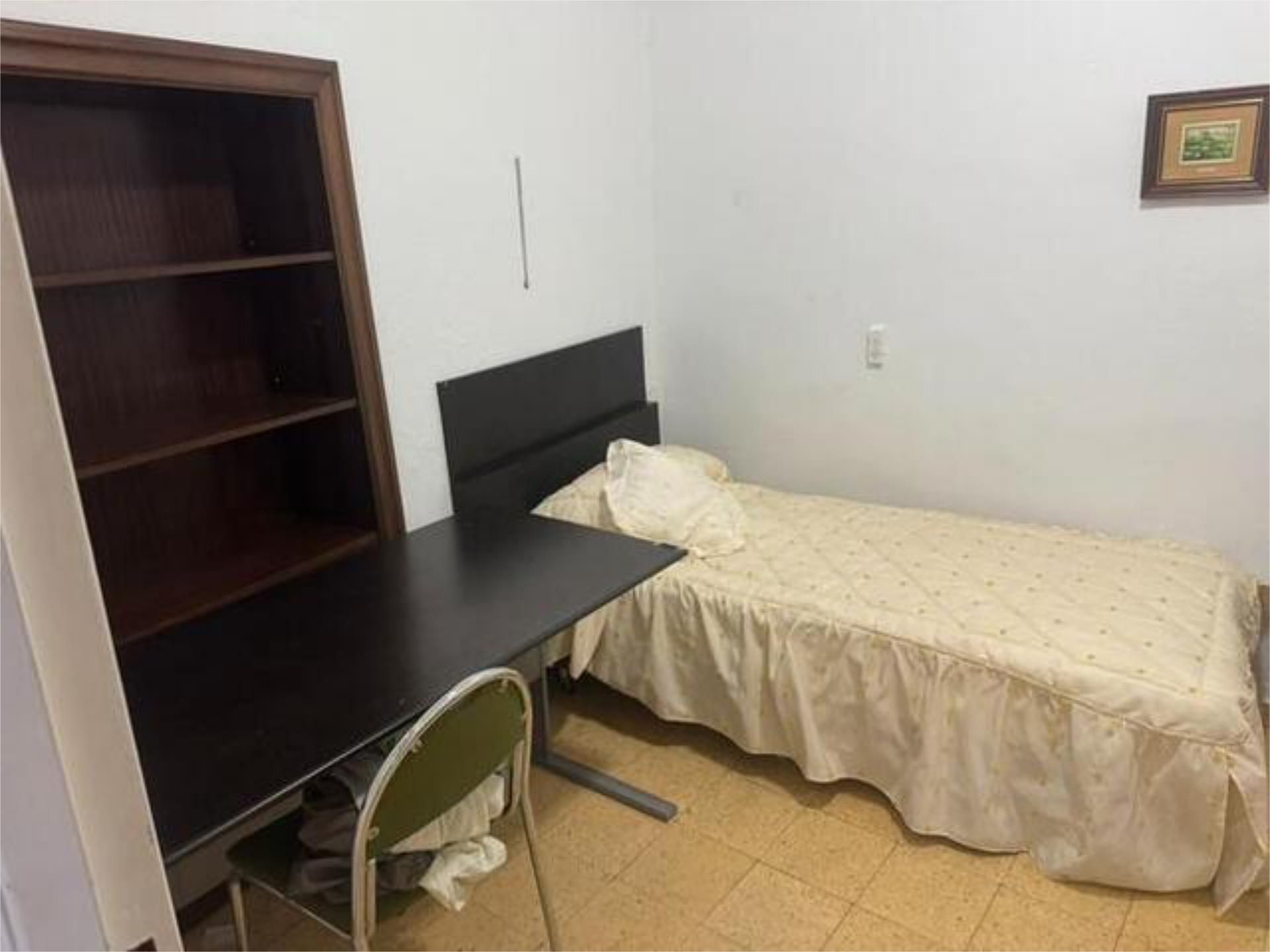 Dormitori de Casa o xalet per a compartir en Badajoz Capital amb Terrassa, Traster i Moblat