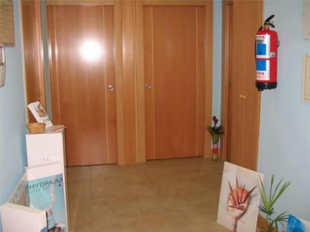 Local comercial en Venta en Poetā Diez Gābiño Kāleā, 13 en La Florida