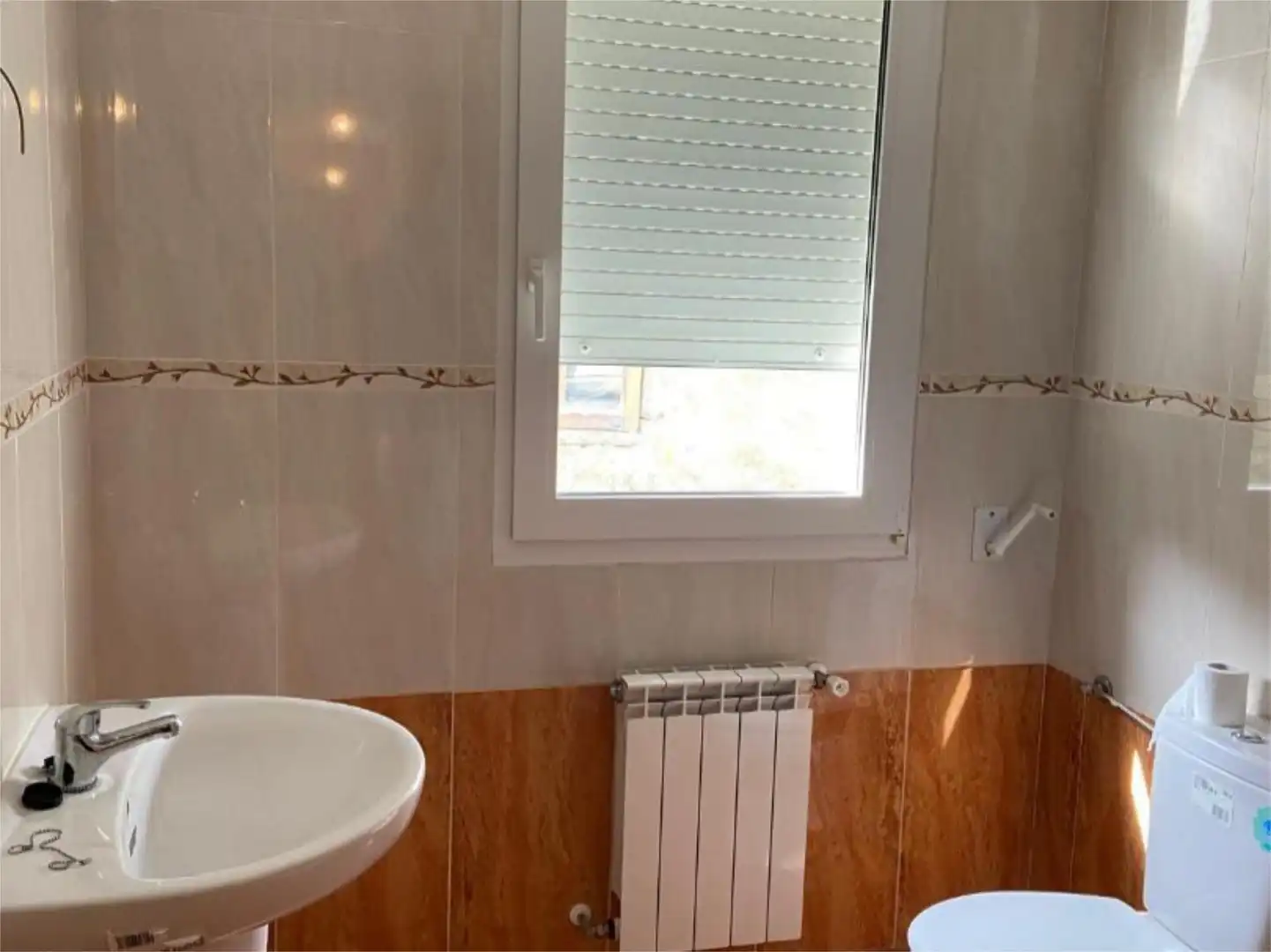 Baño de Finca rústica en venta en Parada de Sil con Calefacción, Jardín privado y Parquet