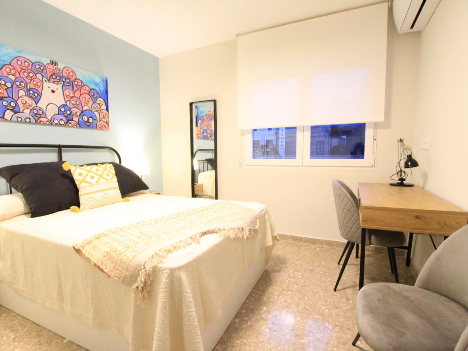 Dormitori de Apartament per a compartir en  Valencia Capital amb Aire condicionat, Calefacció i Moblat