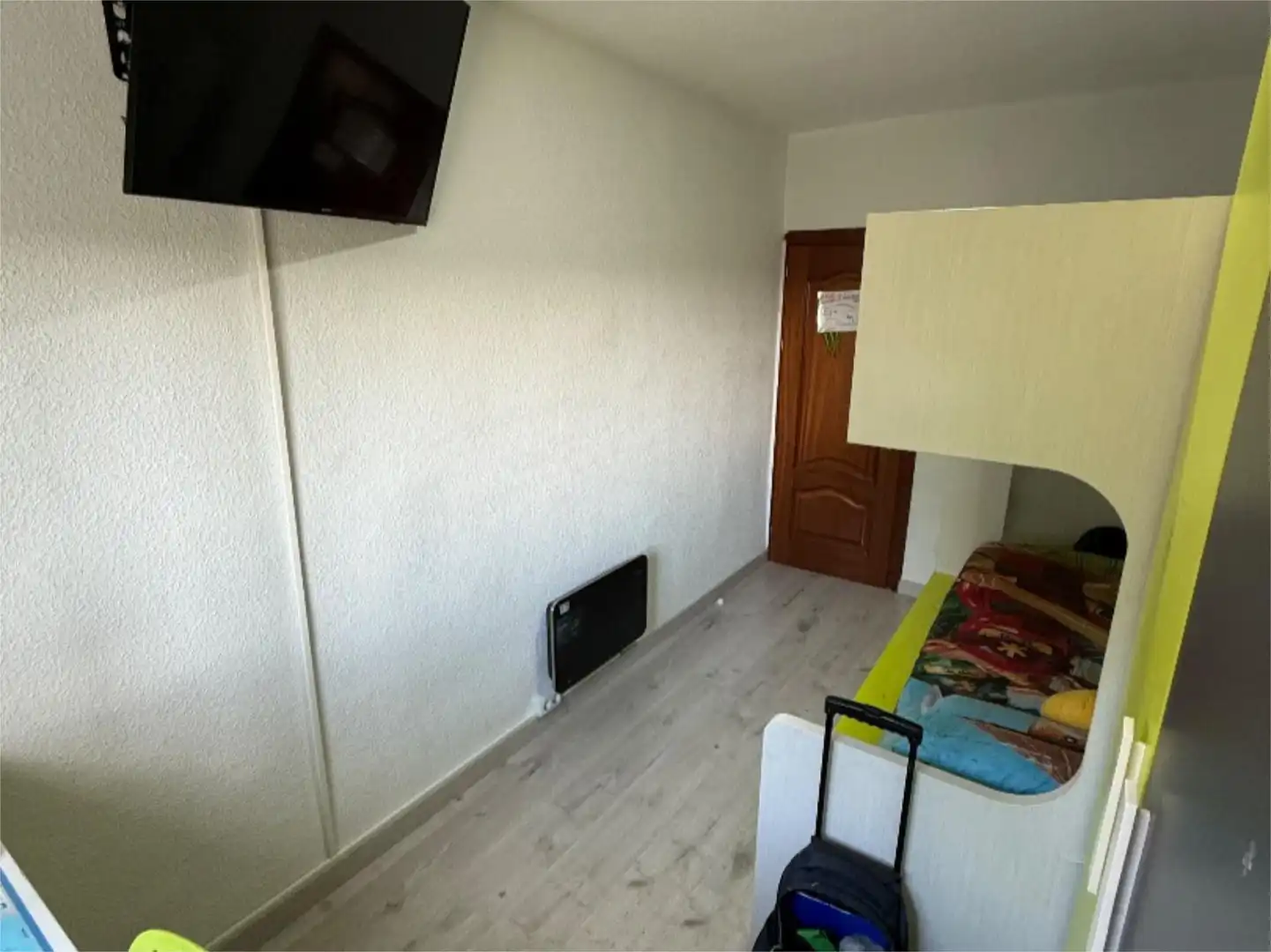 Pis en venda a Calle Adoratrices Up-5, 2, San Roque - Concordia - Adoratrices Dormitori de Pis en venda en Guadalajara amb Calefacció, Parquet i Terrassa