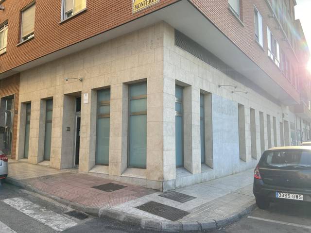 Local comercial en Alquiler en Calle Virgen de Guadalupe, 16 en Pardaleras