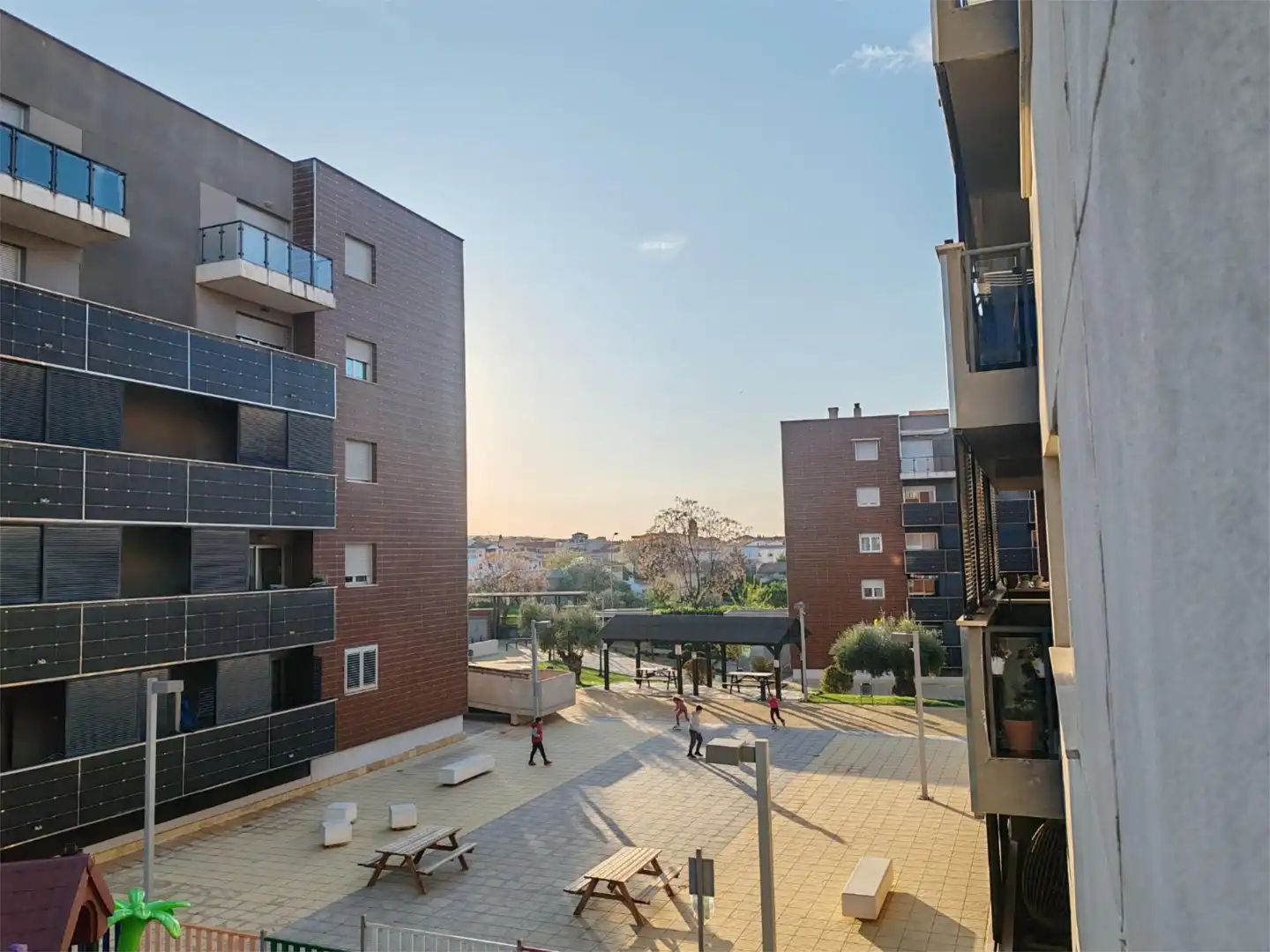 Habitación en Avenida Circunvalación, 15, Carretera de Granada - La Alcazaba Vista exterior de Piso para compartir en Alhendín con Jardín privado, Terraza y Piscina