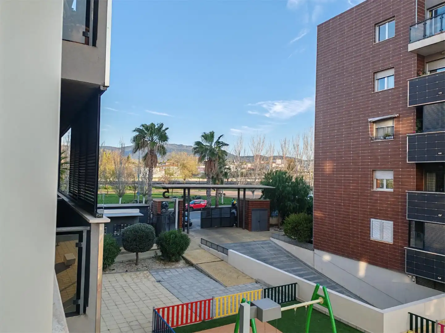 Habitación en Avenida Circunvalación, 15, Carretera de Granada - La Alcazaba Terraza de Piso para compartir en Alhendín con Jardín privado, Terraza y Piscina
