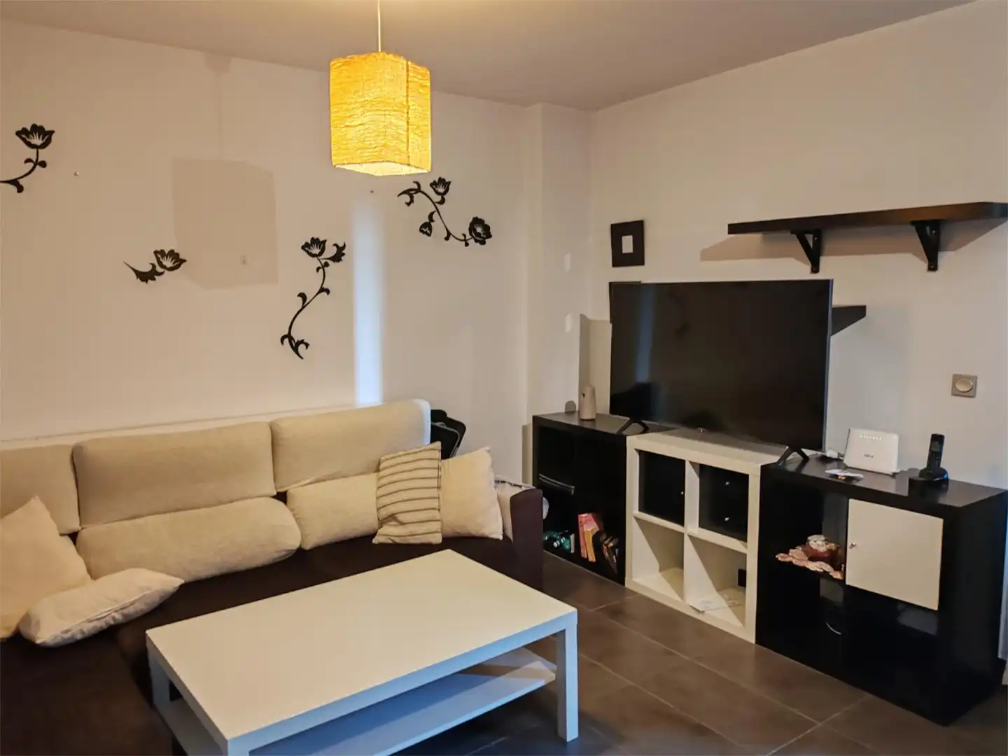 Habitación en Avenida Circunvalación, 15, Carretera de Granada - La Alcazaba Sala de estar de Piso para compartir en Alhendín con Jardín privado, Terraza y Piscina