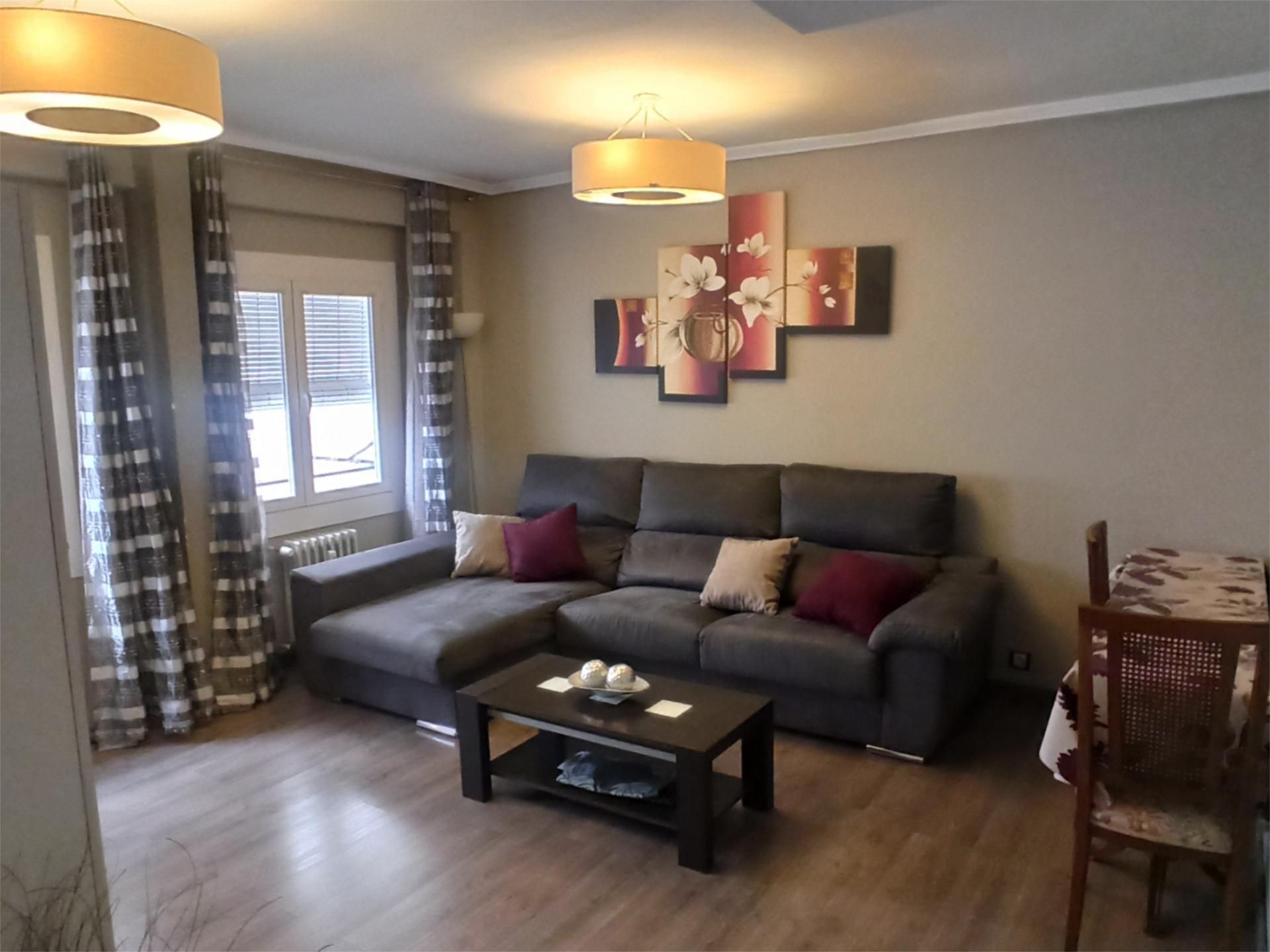 Sala de estar de Piso en venta en  Zaragoza Capital con Balcón