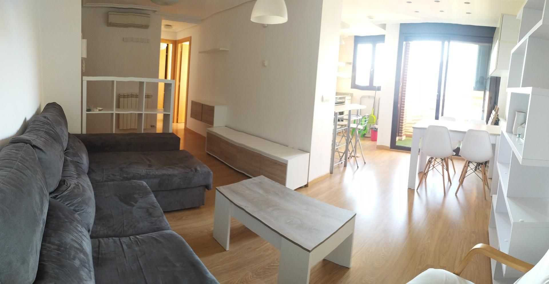 Sala d'estar de Pis de lloguer en Lardero amb Aire condicionat, Calefacció i Parquet