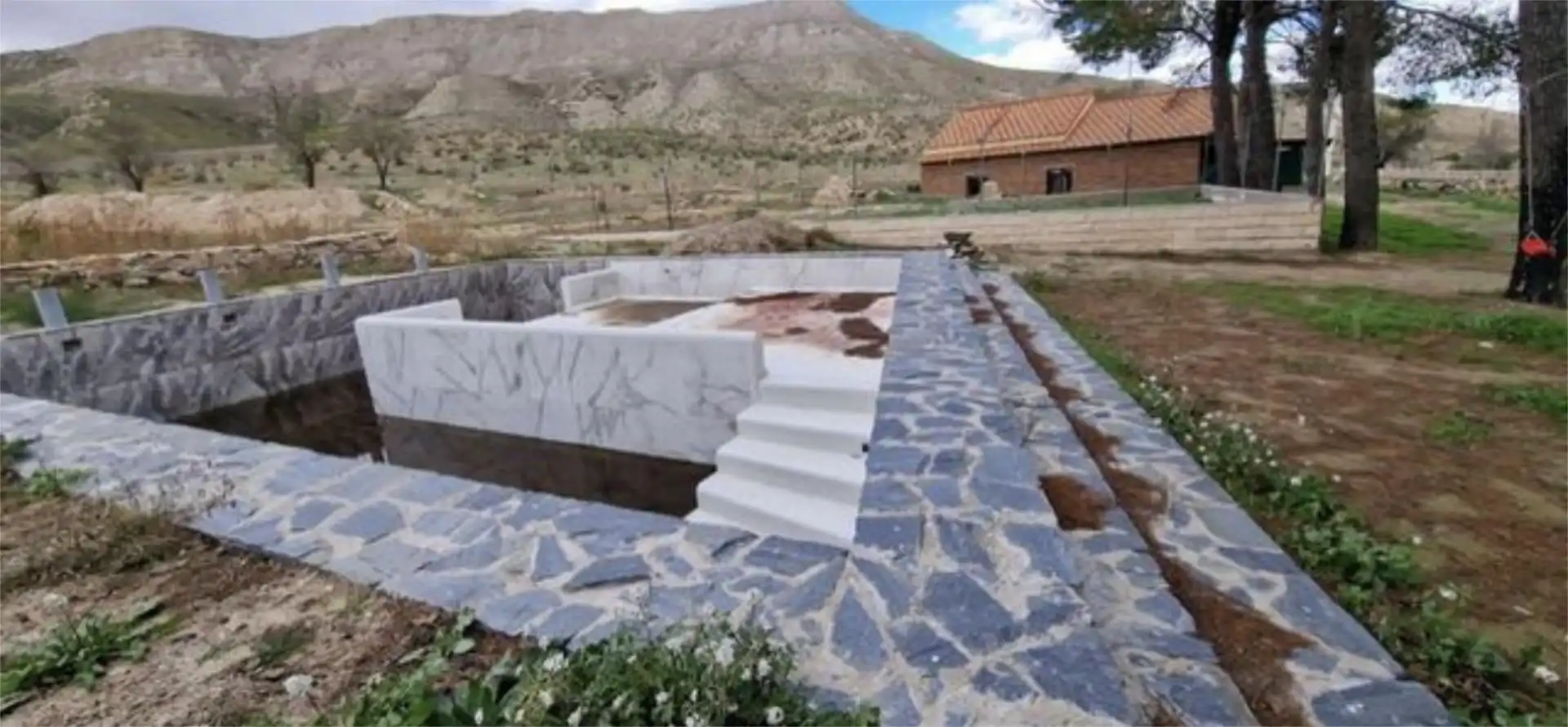 Finca rústica en venta en Calle de la Maestra Sacramento Llamas, 24, Driebes Jardín de Finca rústica en venta en Driebes con Piscina y Amueblado