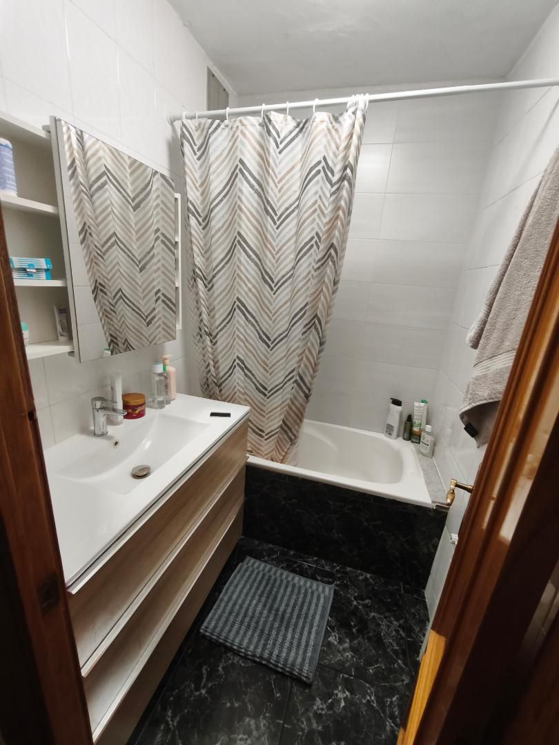 Flat to share in Carrer dels Tintorers, Espronceda