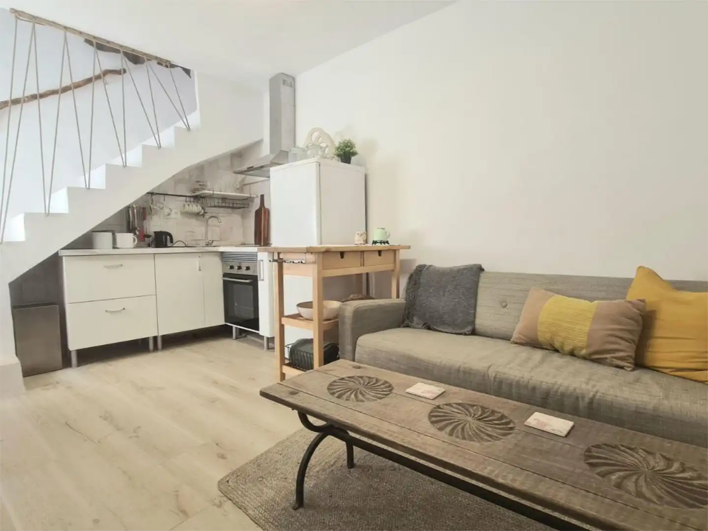 Casa adosada en venta en Calle Barrio Alto, 13, Casares pueblo Sala de estar de Casa adosada en venta en Casares con Calefacción, Terraza y Amueblado