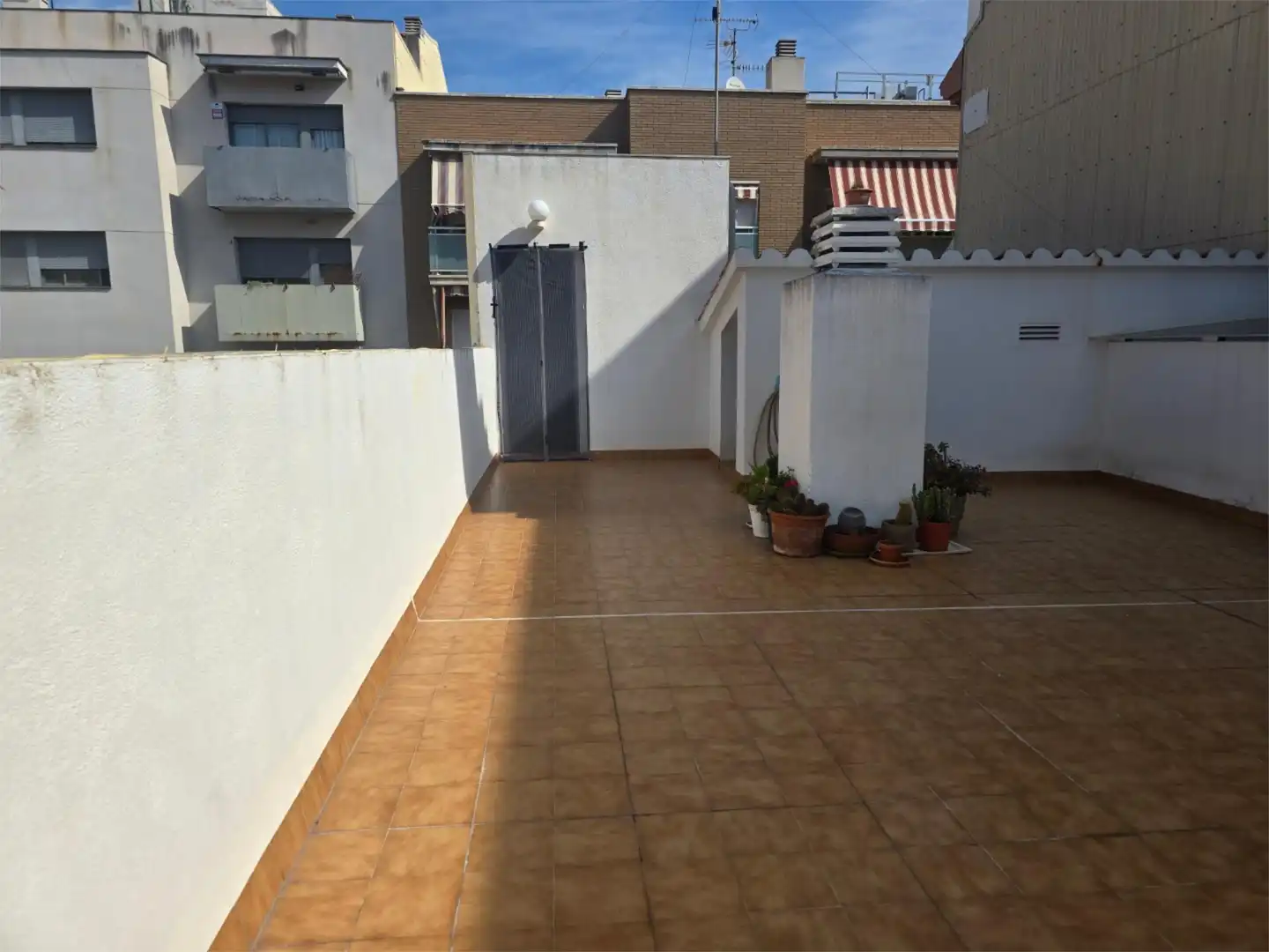 Einfamilien-Reihenhaus zum Verkauf in El Carrer de Manuel Soler, 24, Calafell Poble Terrasse von Einfamilien-Reihenhaus zum Verkauf in Calafell mit Klimaanlage, Terrasse und Balkon
