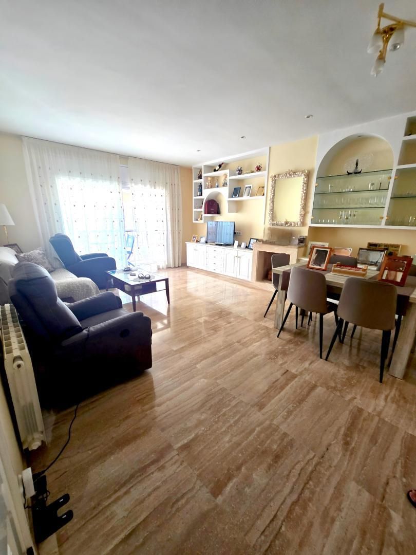 Sala de estar de Casa adosada en venta en Calafell con Aire acondicionado, Terraza y Balcón