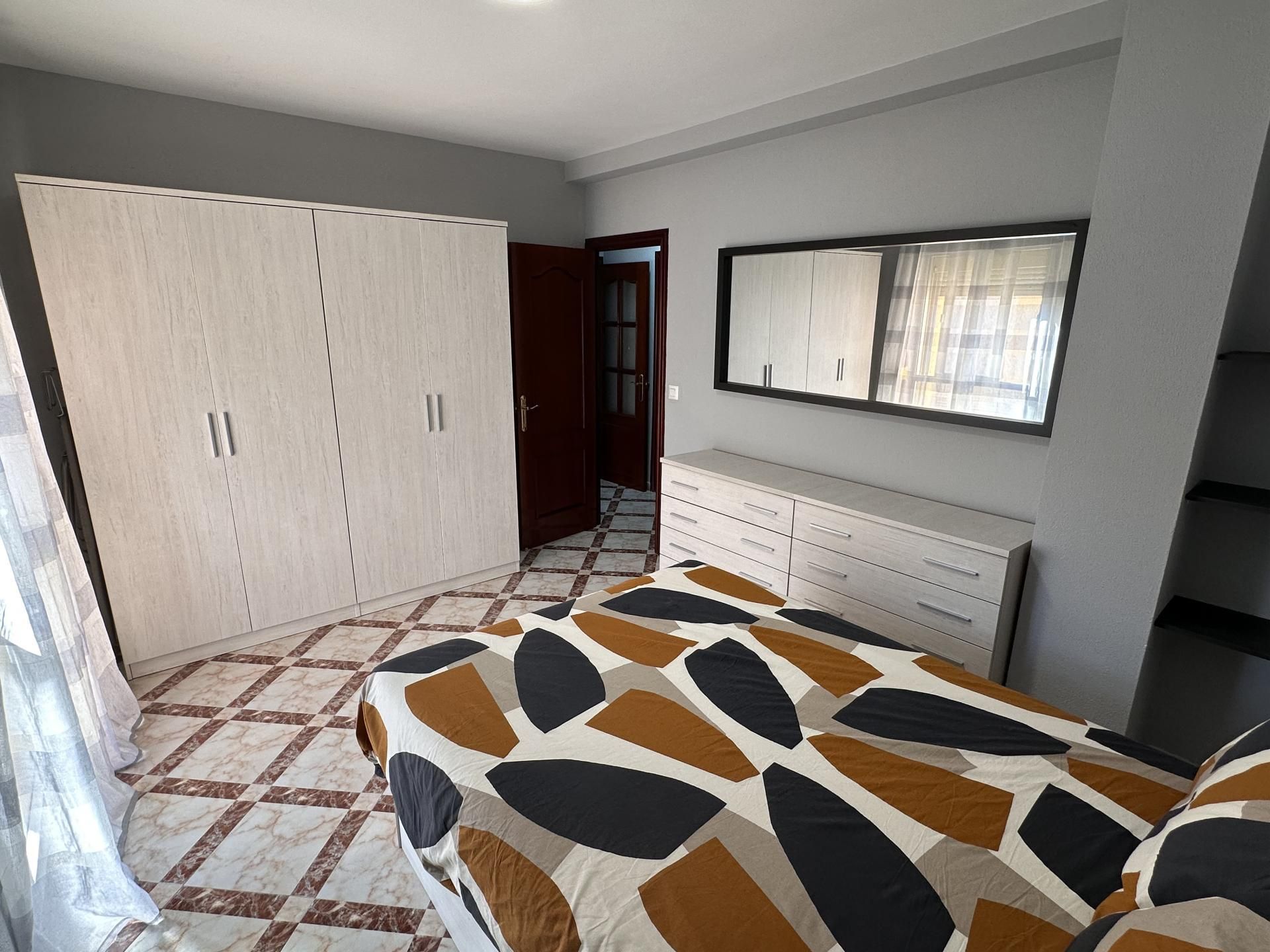 Flat to rent in Calle Cofradía del Huerto, 24, La Pastora - La Estación