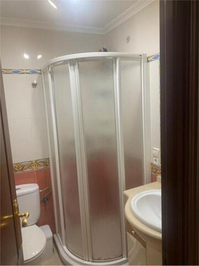 Bany de Pis en venda en  Sevilla Capital amb Calefacció i Moblat