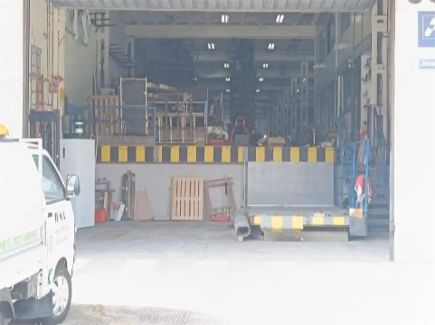 Fabrikhallen zur Miete in Carrer de Josep Argemí, El Gall Fabrikhallen zur Miete in Esplugues de Llobregat