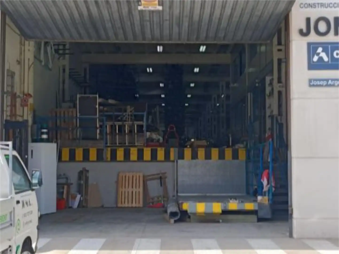 Fabrikhallen zur Miete in Carrer de Josep Argemí, El Gall Fabrikhallen zur Miete in Esplugues de Llobregat