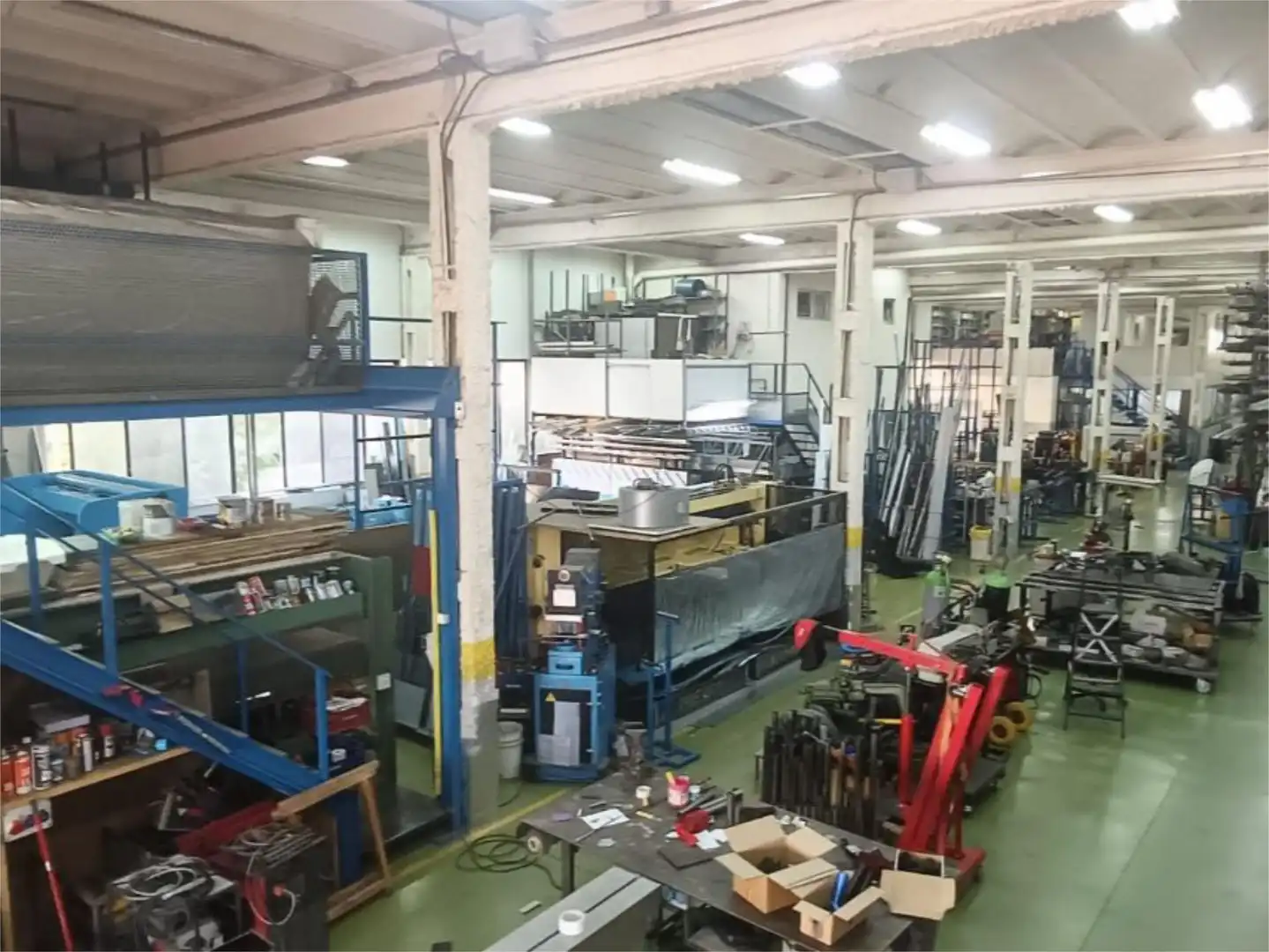 Fabrikhallen zur Miete in Carrer de Josep Argemí, El Gall Fabrikhallen zur Miete in Esplugues de Llobregat